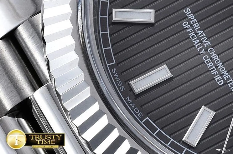 1026 RDD0202B – DayDate 40mm ModernLook 666